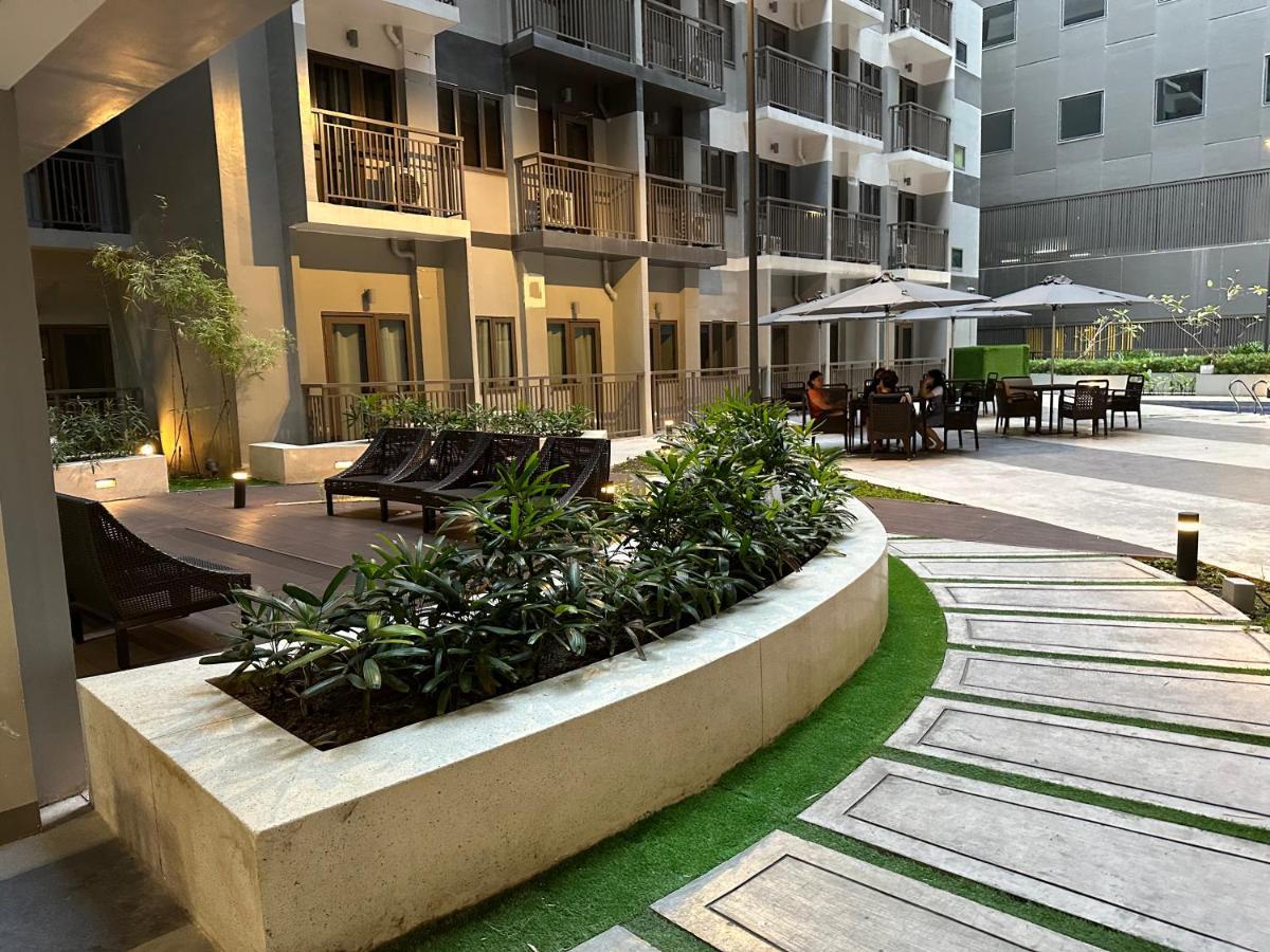S Residences Tower 3 Moa Luxe Staycation By C Manila Dış mekan fotoğraf
